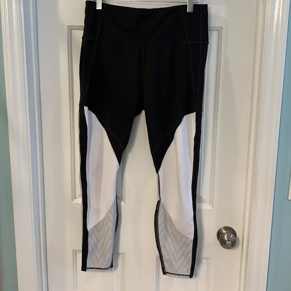 Black and white Athleta pants